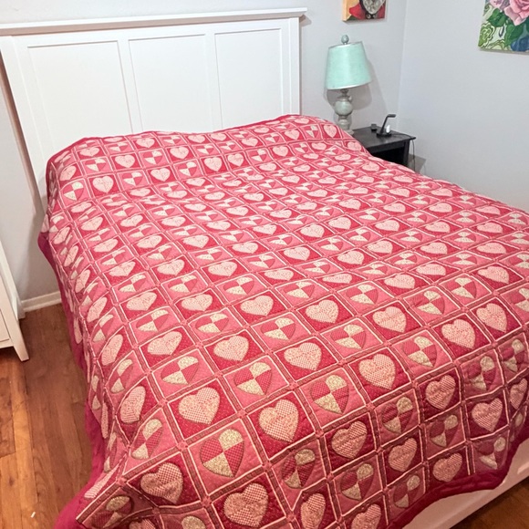 Red heart patchwork quilt - Picture 8 of 12